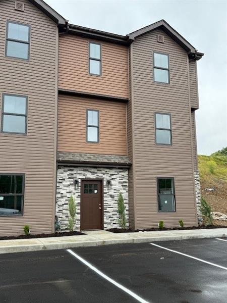 3273 Brodhead Rd in Aliquippa, PA - Building Photo