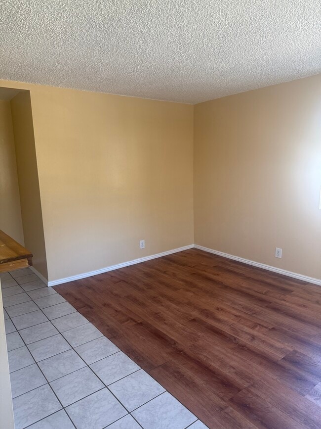 2608 Manhattan Ave, Unit A in Montrose, CA - Foto de edificio - Building Photo