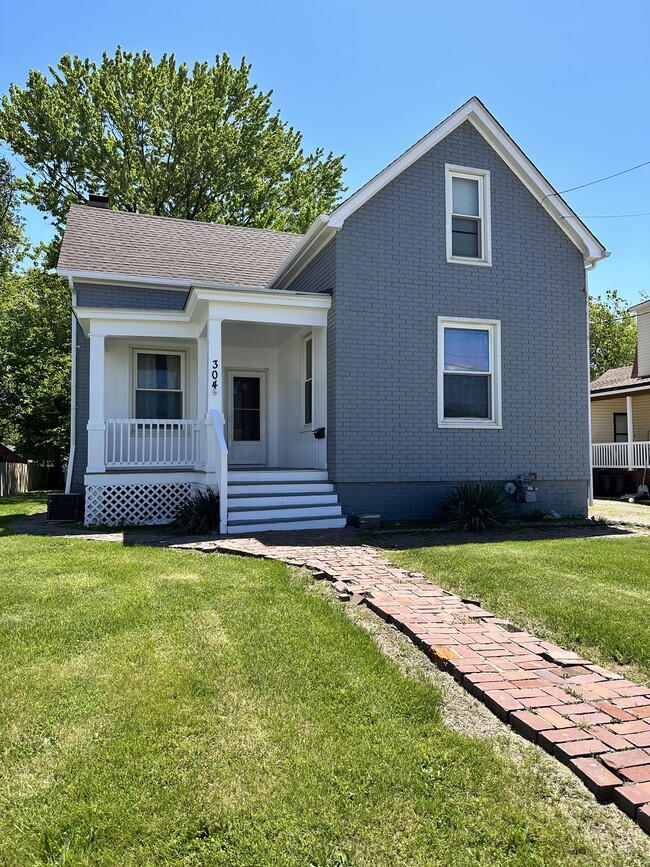 304 S 20th St in Belleville, IL - Foto de edificio - Building Photo