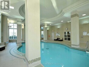 208 Enfield Pl in Mississauga, ON - Building Photo - Building Photo