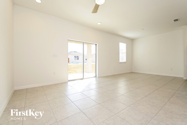 315 Corbel Ln in Bartow, FL - Foto de edificio - Building Photo