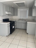 11951 Chamberlaine Way in Adelanto, CA - Building Photo