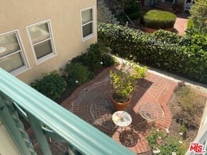 9609 W Olympic Blvd in Beverly Hills, CA - Building Photo - Building Photo