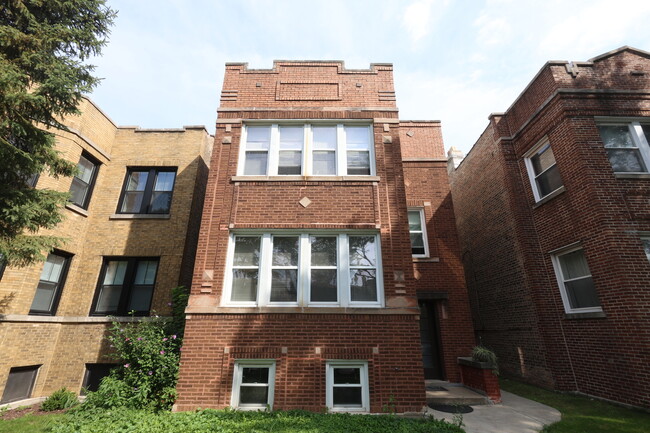 property at 5653 N Talman Ave