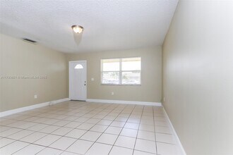 9341 NW 24th Pl in Sunrise, FL - Building Photo - Building Photo