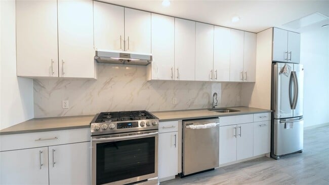 property at 109-9 15th Ave