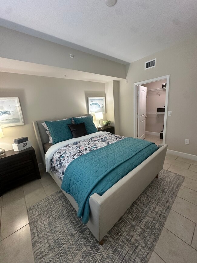 13781 SW 170th Ter, Unit B1 in Miami, FL - Foto de edificio - Building Photo
