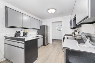 5 Riverview Ct in Secaucus, NJ - Foto de edificio - Building Photo