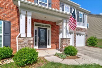 2071 Topaz Plaza in Davidson, NC - Building Photo - Building Photo