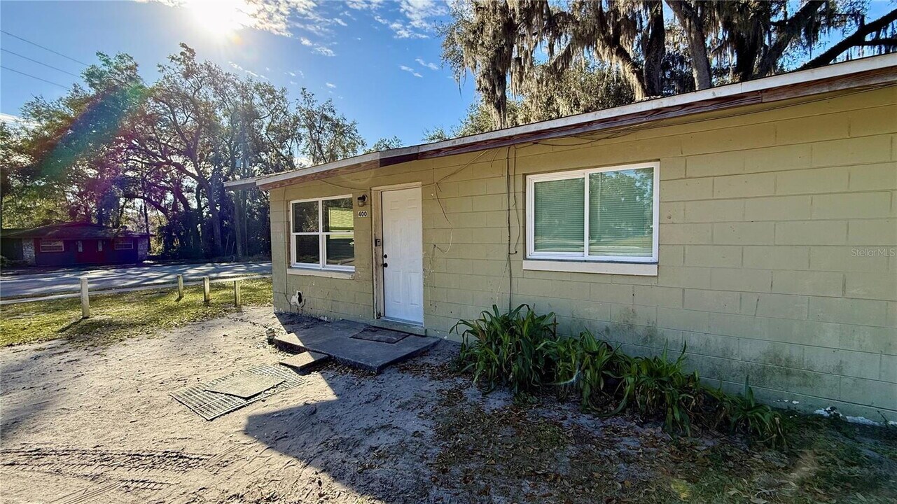 400 Peters St in Wildwood, FL - Building Photo