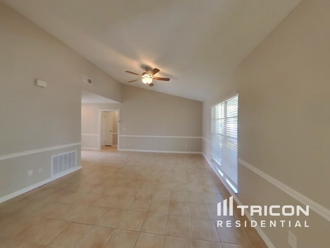 1028 Hardwood Dr in Valrico, FL - Building Photo - Building Photo