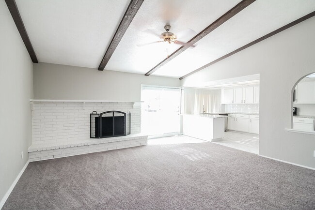 902 Live Oak Dr in Desoto, TX - Building Photo - Building Photo