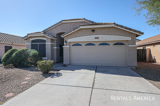 3527 E Juanita Ave in Gilbert, AZ - Foto de edificio - Building Photo