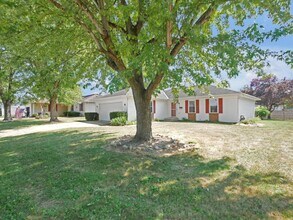 175 Kraft Dr in Ashville, OH - Building Photo - Building Photo