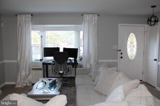 2851 Bowes Ln in Woodbridge, VA - Building Photo - Building Photo