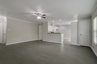 1041 Reverend B J Lewis Dr in Houston, TX - Building Photo - Building Photo