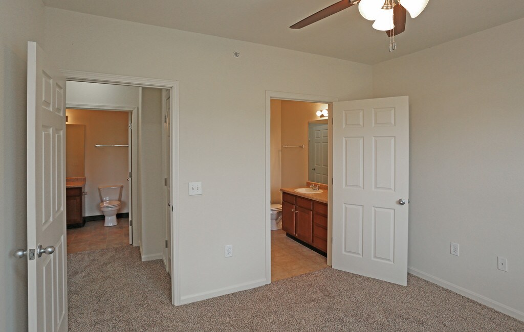 Applegate Farm Apartments Louisville, KY Apartments