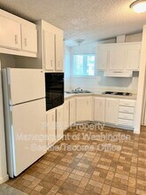 907 SW Holden St in Seattle, WA - Building Photo - Building Photo