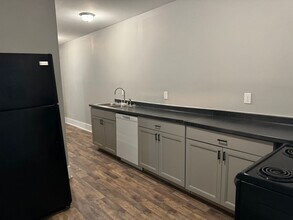 443 Greenwood Ave-Unit -2 in Clarksville, TN - Building Photo - Building Photo