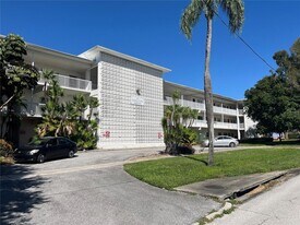 5155 9th Ave N, Unit 208 in St. Petersburg, FL - Building Photo