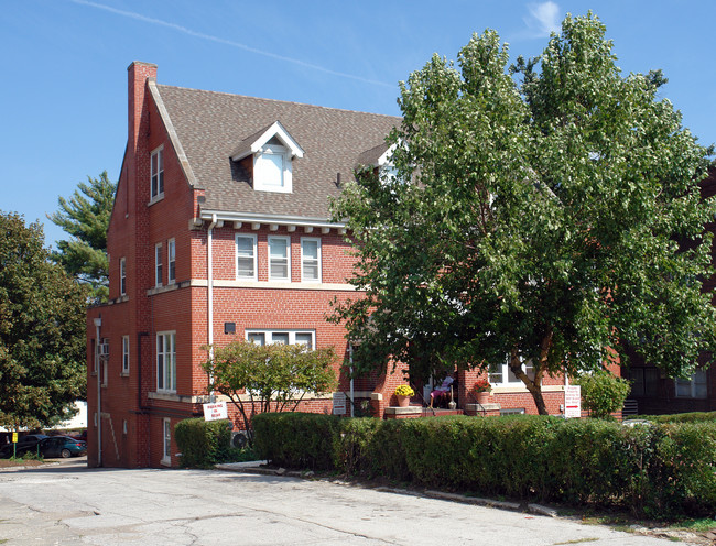 3001 Grand Ave in Des Moines, IA - Building Photo - Building Photo