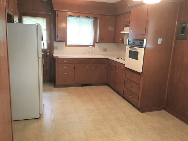 property at 839 S Link Ave