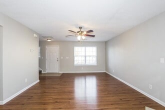 1469 Mandy Pl Ct in Charlotte, NC - Foto de edificio - Building Photo