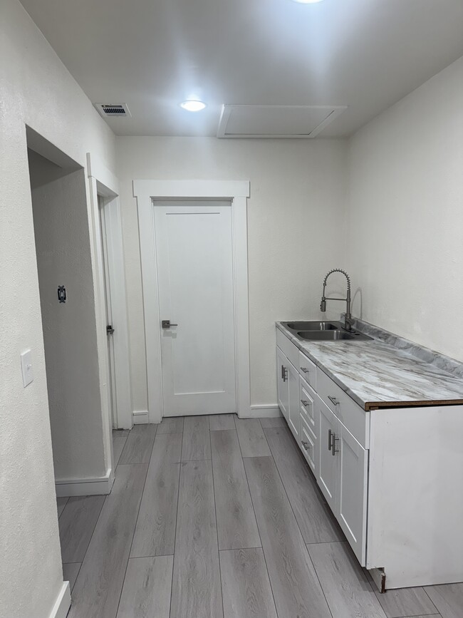 8702 Stewart and Gray Rd in Downey, CA - Building Photo - Building Photo