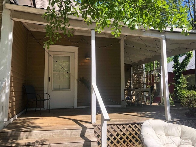 property at 860 N Chase St