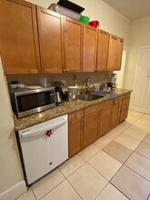 18 Euston St, Unit 2 in Brookline, MA - Building Photo - Building Photo