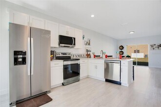 9416 Anita Ave in Englewood, FL - Building Photo - Building Photo