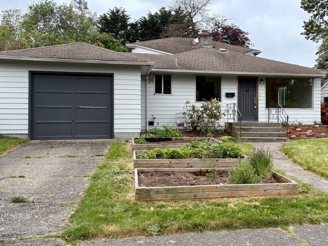 10345 Dibble Ave NW in Seattle, WA - Building Photo - Building Photo