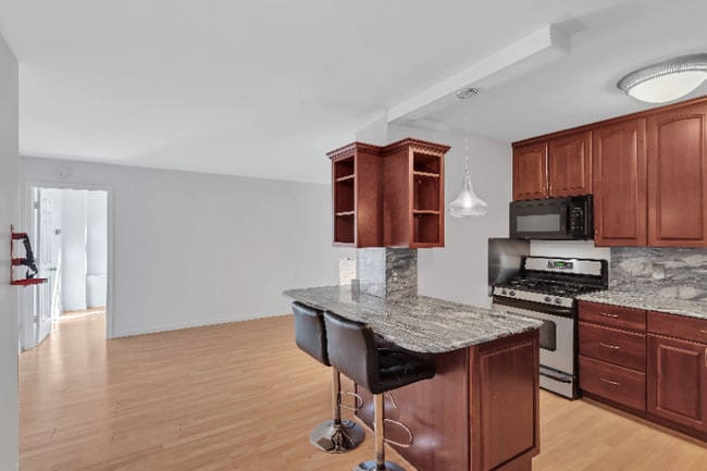 2401 H St NW in Washington, DC - Building Photo - Building Photo