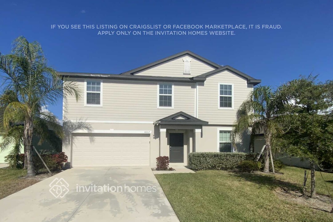 4207 Palatina Way in North Fort Myers, FL - Building Photo