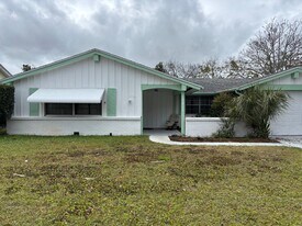 12411 Partridge Hill Row in Hudson, FL - Building Photo