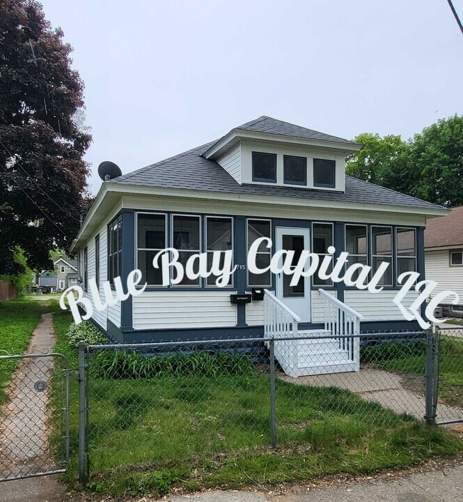 765 W Dale Ave in Muskegon, MI - Building Photo