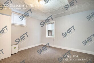 325 Crescent St NE in Grand Rapids, MI - Building Photo - Building Photo