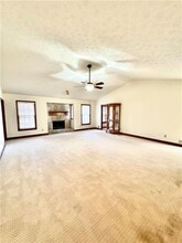 910 Thousand Oaks Dr in Lawrenceville, GA - Building Photo - Building Photo