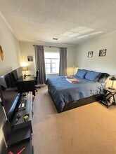 153 Lake Shore Rd, Unit 3 in Boston, MA - Building Photo - Building Photo