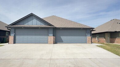 11405 University in Oklahoma City, OK - Building Photo - Building Photo