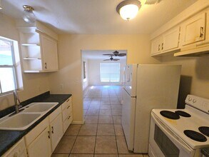 409 Commerce St in Tomball, TX - Building Photo - Building Photo