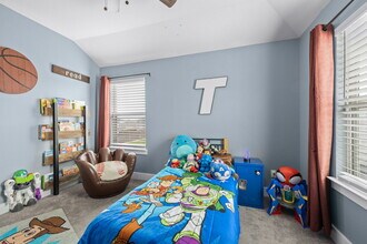 525 Compania Cove in Liberty Hill, TX - Building Photo - Building Photo