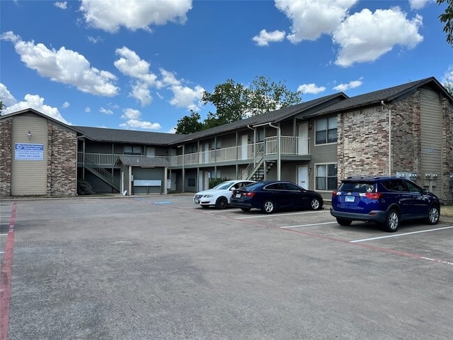 2526 W Prairie St, Unit 204 in Denton, TX - Building Photo - Building Photo