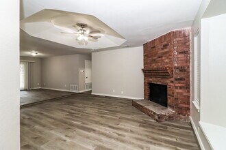 6401 Springfield Dr in Arlington, TX - Building Photo - Building Photo