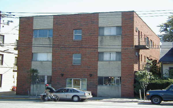 456 Anderson Ave in Cliffside Park, NJ - Building Photo