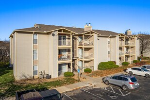 Falcon Point Apartments in Kansas City, MO - Building Photo