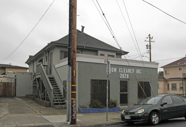 2678 Coolidge Ave in Oakland, CA - Foto de edificio - Building Photo