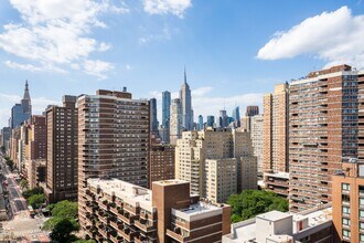 340 E 23rd St in New York, NY - Building Photo - Building Photo
