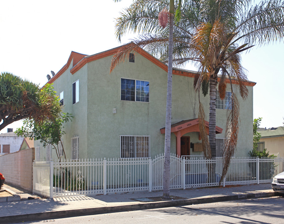 6804-6806 Rugby Ave in Huntington Park, CA - Building Photo