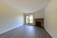 Warwick Apartments in Edmonton, AB - Building Photo - Building Photo